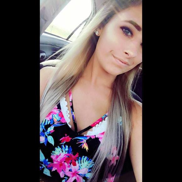 Meet your Posher, Alyssa - Picture 1 of 1